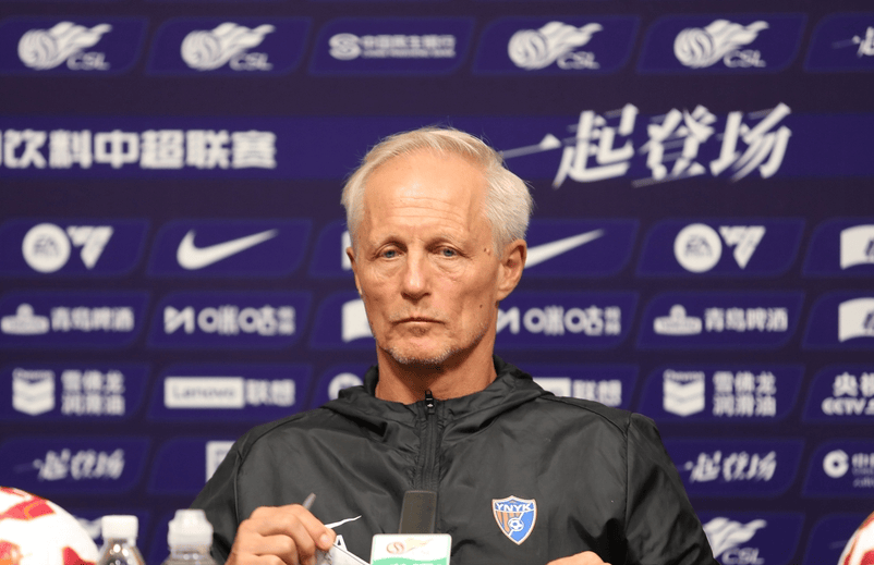 卫冕冠军, 在之前没有, 海的客场 卫冕冠军, 在之前没有, 海的客场