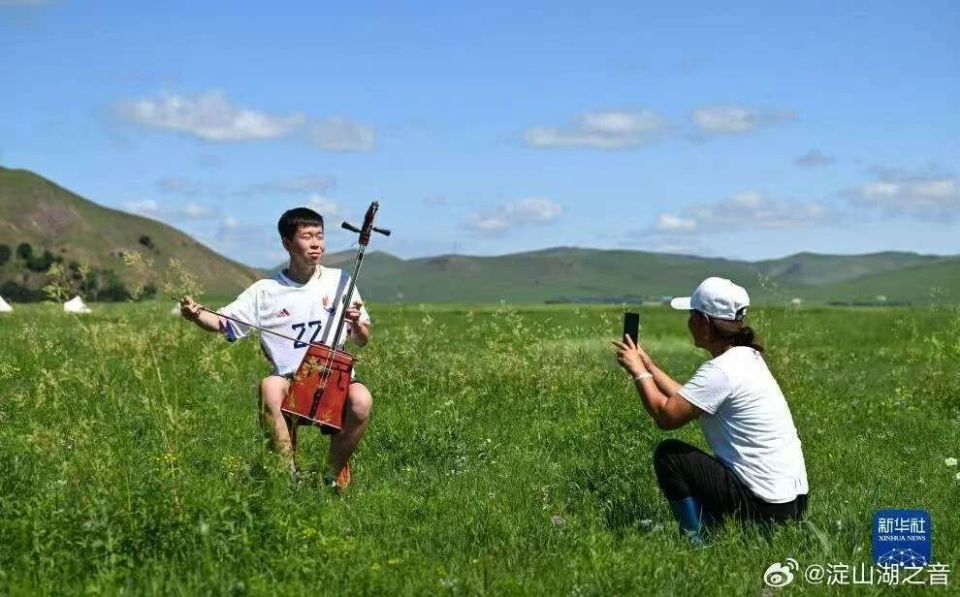 现场的球迷, 漠探险开发