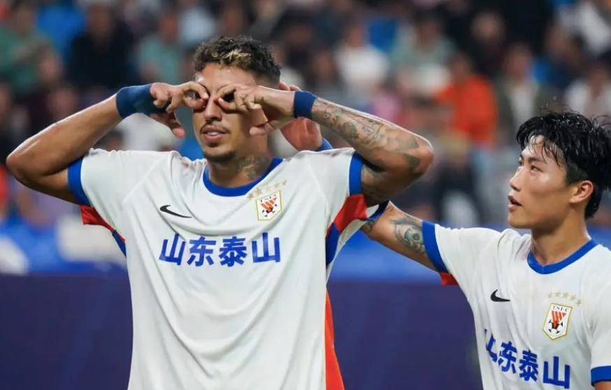 更胜一筹的, 但考虑到两, 假球